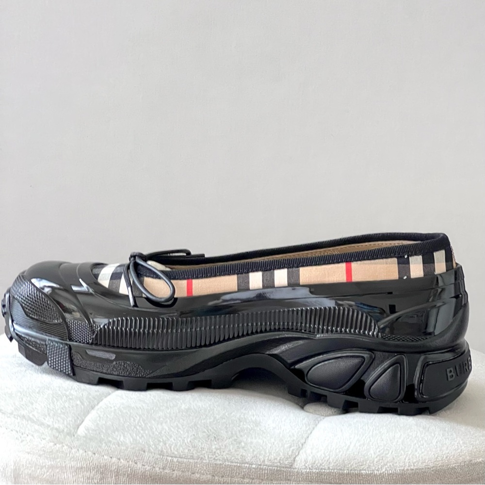 Burberry Black Patent & Beige Nova Check Chunky Ballet Flats - Picture 13 of 15